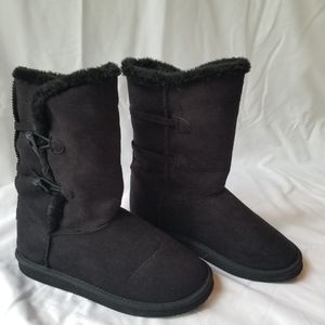 Girls winter boots, size 5